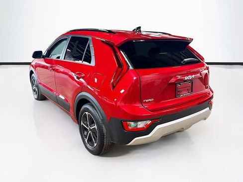 Used 2025 Kia Niro LX FWD image 5