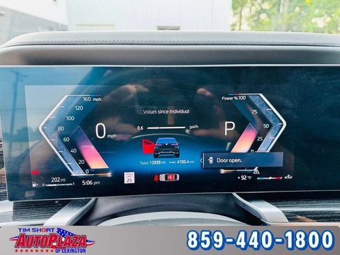 Used 2025 BMW 740i xDrive w/ Premium Package AWD/4WD image 4