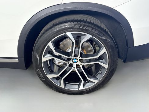 Used 2024 BMW X5 xDrive40i w/ Parking Assistance Package AWD/4WD image 37