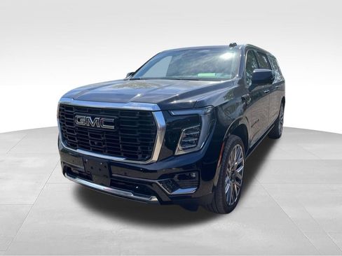 Used 2025 GMC Yukon XL Denali Ultimate w/ LPO, Floor Liner Package AWD/4WD image 2