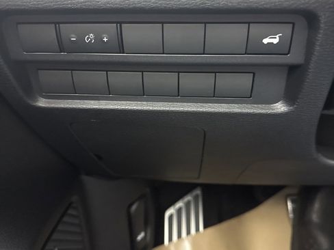 New 2025 Mitsubishi Outlander SEL image 18