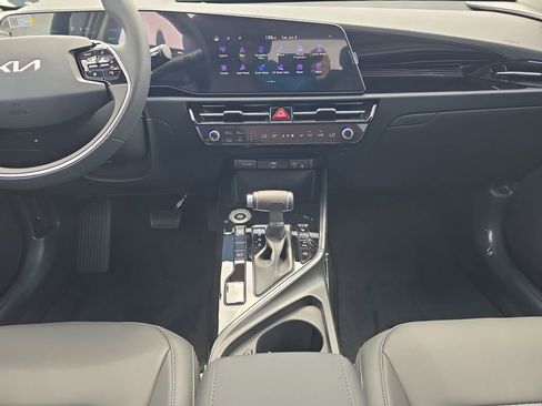 New 2026 Kia Niro EX FWD image 14