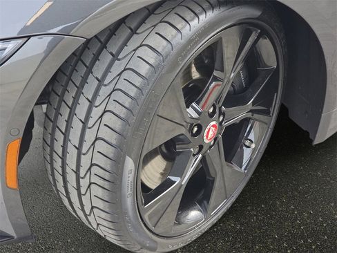Certified 2023 Jaguar F-TYPE P450 image 31