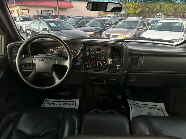 Used 2005 GMC Sierra 2500 W/T w/ Heavy-Duty Power Package RWD image 16