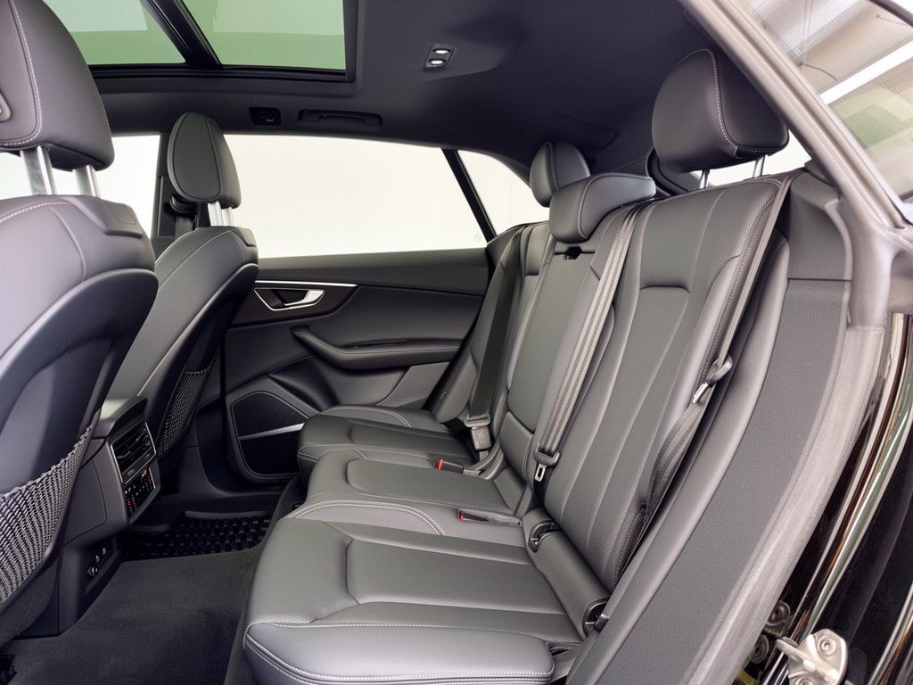 Used 2023 Audi Q8 Premium Plus w/ Premium Plus Package AWD/4WD image 25