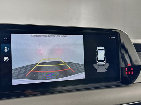 Used 2025 Hyundai Palisade SEL FWD image 23