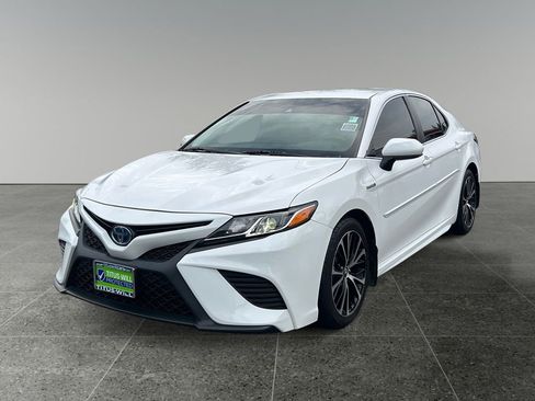 Used 2019 Toyota Camry SE image 4