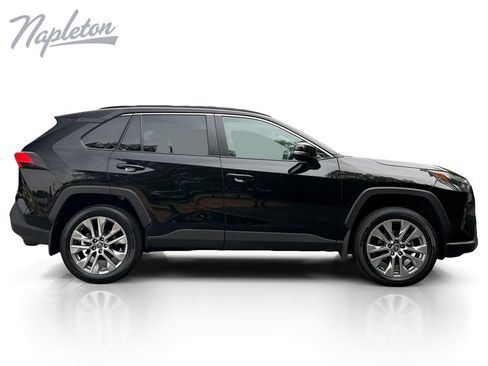 Used 2023 Toyota RAV4 XLE Premium AWD/4WD image 7