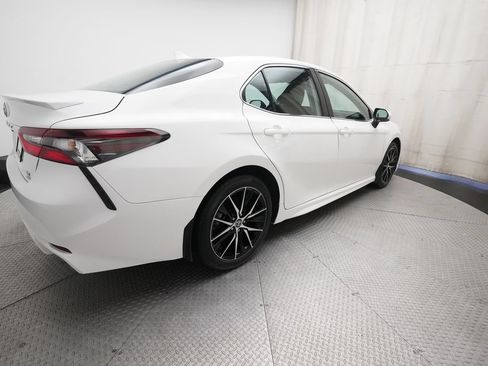 Used 2024 Toyota Camry SE AWD/4WD image 33