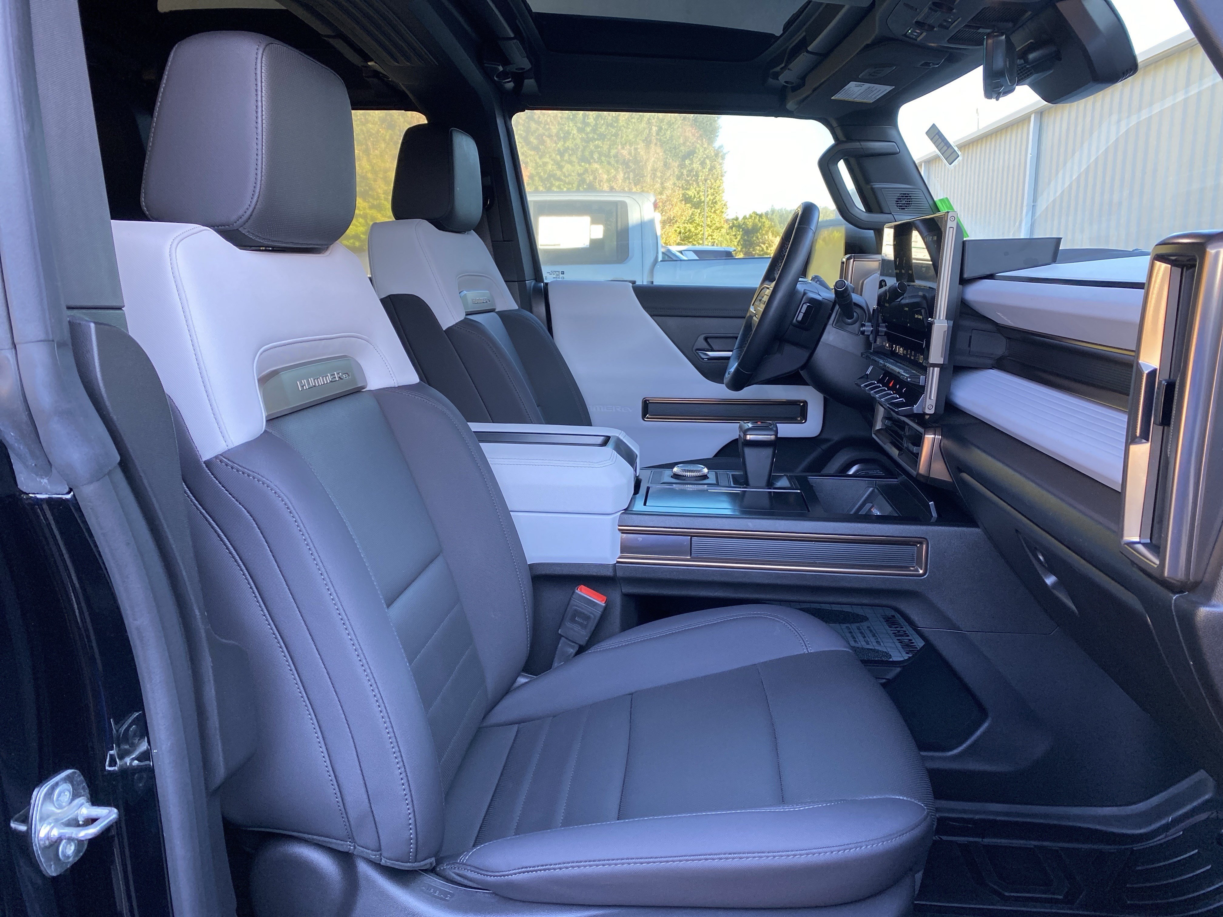 Used 2025 GMC Hummer EV 2X AWD/4WD image 34