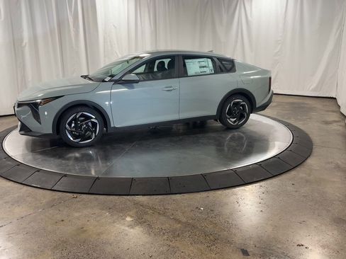 Certified 2025 Kia K4 EX image 5