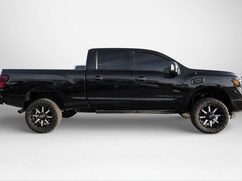 Used 2018 Nissan Titan SV w/ SV Convenience Package image 3