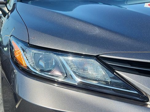 Used 2021 Toyota Camry LE w/ Convenience Package FWD image 9