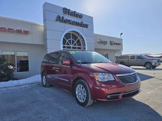 Used 2015 Chrysler Town & Country Touring w/ Driver Convenience Group video 1