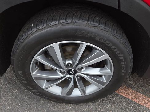 Used 2020 Hyundai Santa Fe SEL w/ Convenience Package image 9