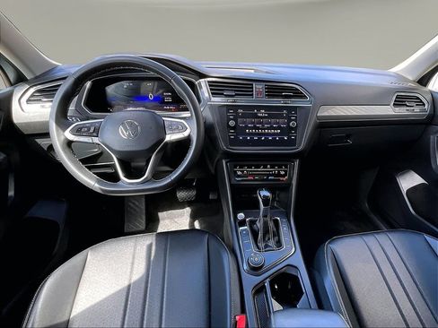 Used 2023 Volkswagen Tiguan SE AWD/4WD image 9