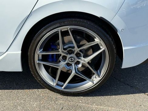 Used 2023 Volkswagen Golf R AWD/4WD image 14