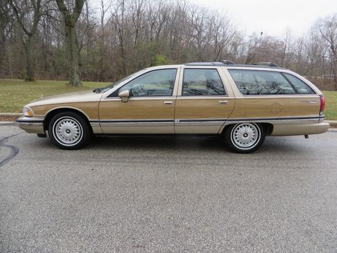 Used 1994 Buick Roadmaster Estate image 2