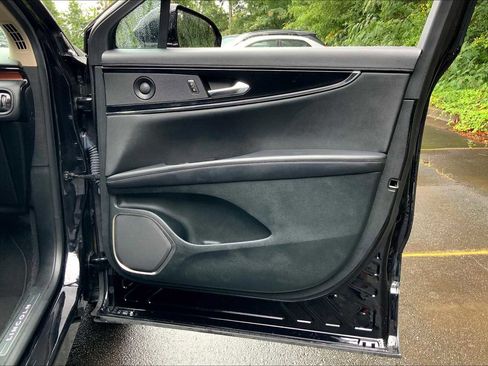 Used 2023 Lincoln Nautilus Reserve w/ Equipment Group 201A image 22