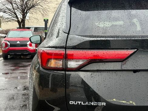 Used 2023 Mitsubishi Outlander SEL image 35