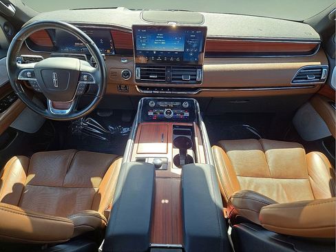 Used 2024 Lincoln Navigator L Reserve image 18