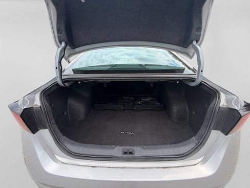 Used 2024 Nissan Altima 2.5 SR w/ SR Premium Package FWD image 29