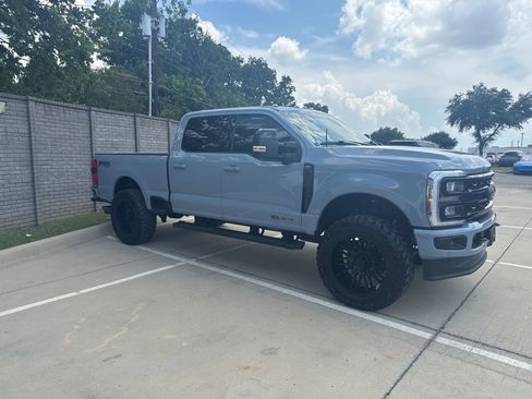 Used 2024 Ford F250 Lariat w/ Lariat Ultimate Package AWD/4WD image 3