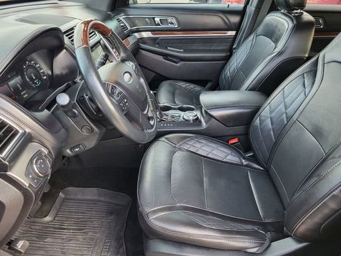 Used 2018 Ford Explorer Platinum AWD/4WD image 12