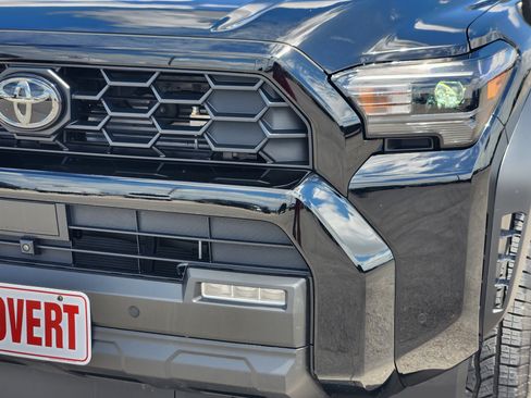 Used 2025 Toyota 4Runner TRD Off-Road Premium AWD/4WD image 8