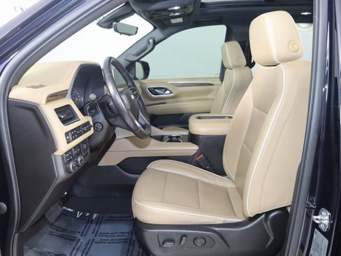 Used 2021 Chevrolet Tahoe Premier w/ Premium Package image 12