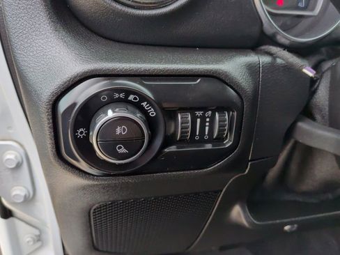Used 2021 Jeep Gladiator Overland AWD/4WD image 15