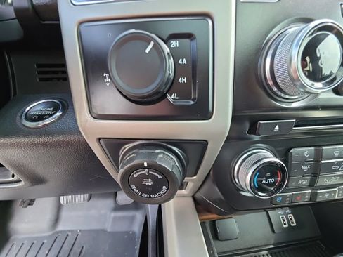 Used 2016 Ford F150 Lariat w/ Equipment Group 502A Luxury AWD/4WD image 13