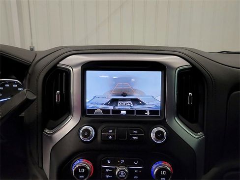Used 2020 GMC Sierra 1500 SLT image 26