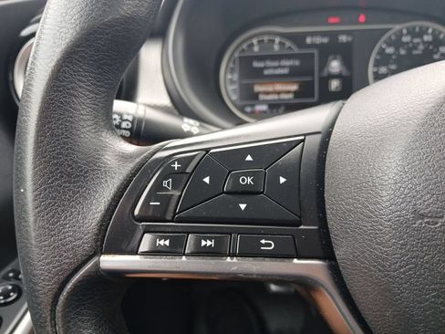 Used 2020 Nissan Kicks SV FWD image 17