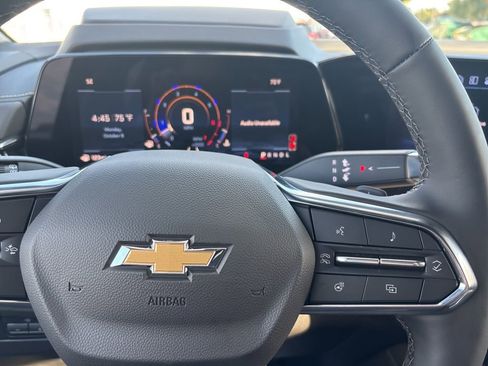 New 2026 Chevrolet Suburban Premier image 18