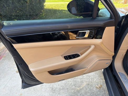 Used 2018 Porsche Panamera Turbo image 21