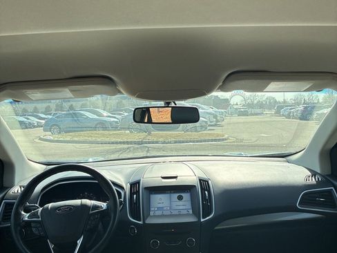 Used 2017 Ford Edge SEL w/ Equipment Group 201A image 4