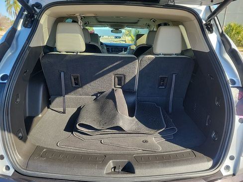 Used 2021 Buick Enclave Essence w/ Sound and Sites Package image 16