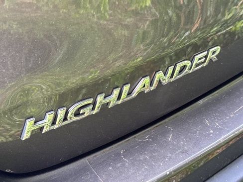 Used 2019 Toyota Highlander XLE AWD/4WD image 10