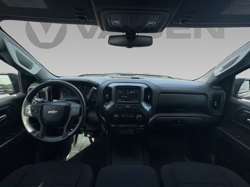 Used 2021 Chevrolet Silverado 1500 Custom image 2