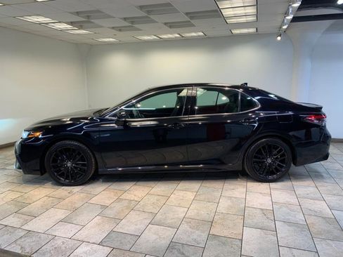 Used 2021 Toyota Camry XSE FWD image 4