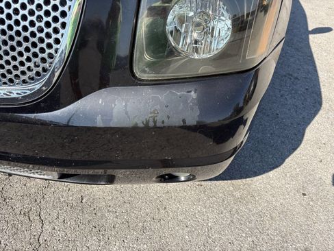 Used 2011 GMC Yukon Denali image 4