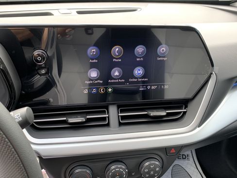 New 2026 Chevrolet Trax LS w/ LS Convenience Package FWD image 15