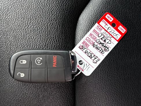 Used 2025 Jeep Compass Limited AWD/4WD image 33