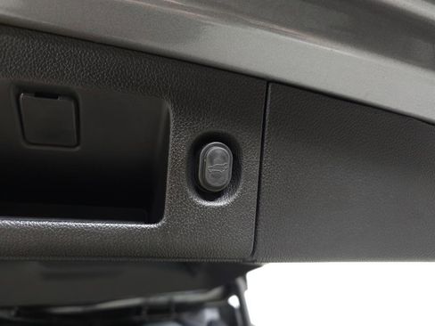 Used 2020 Cadillac Escalade Luxury image 8