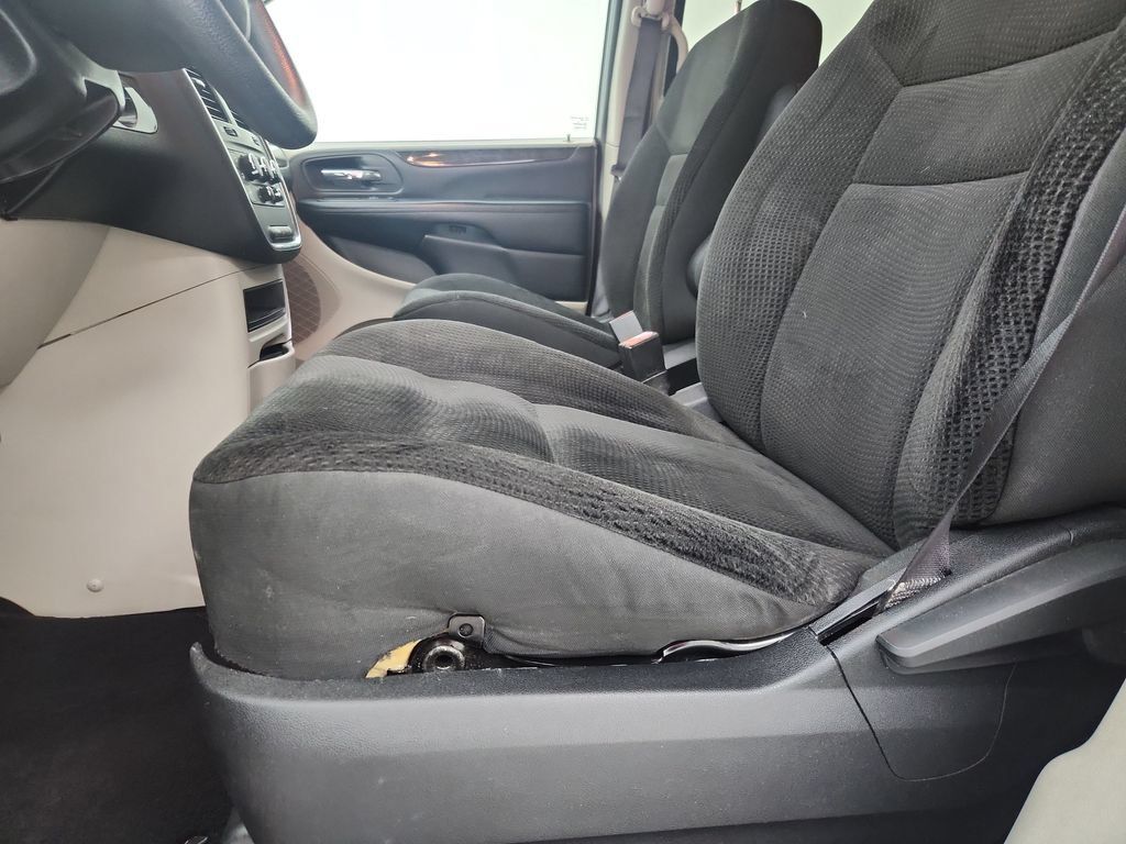 Certified 2019 Dodge Grand Caravan SE FWD image 22