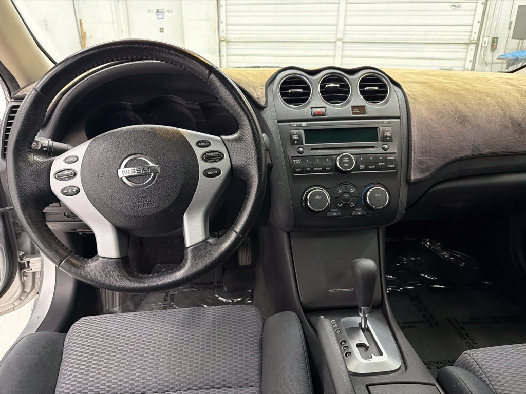 Used 2009 Nissan Altima 3.5 SE FWD image 24