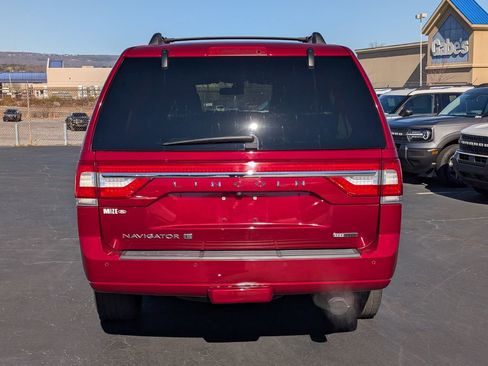 Used 2015 Lincoln Navigator L 4WD image 8