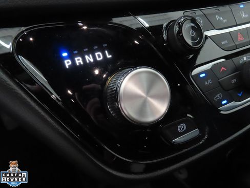 Used 2025 Chrysler Pacifica Select FWD image 17