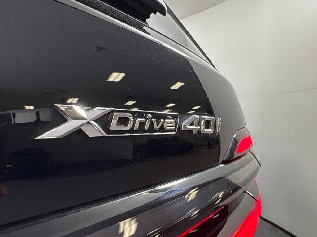 Certified 2026 BMW X7 xDrive40i w/ M Sport Package AWD/4WD image 10